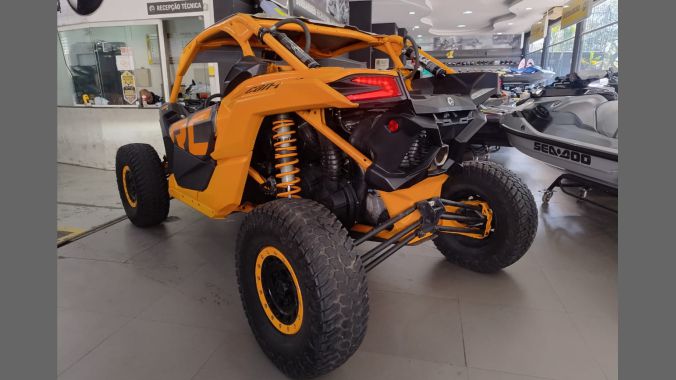 04 Maverick X3 XRC