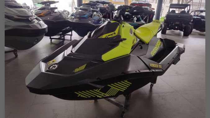 03 Spark Trixx 3Up