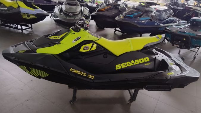04 Spark Trixx 3Up