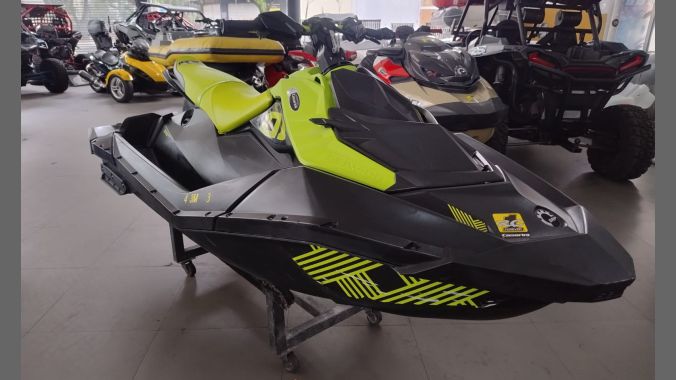 06 Spark Trixx 3Up