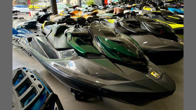 02 RXP X Apex 300 RS