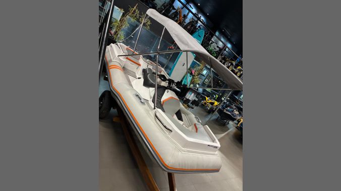 03 Bote Jet Casarini