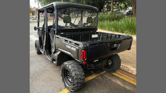 03 Can Am Defender Max HD7 2024
