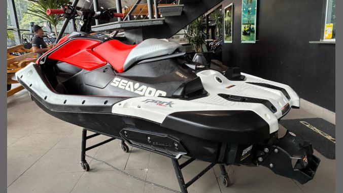 04 Sea Doo Spark Trixx 1 UP 2024
