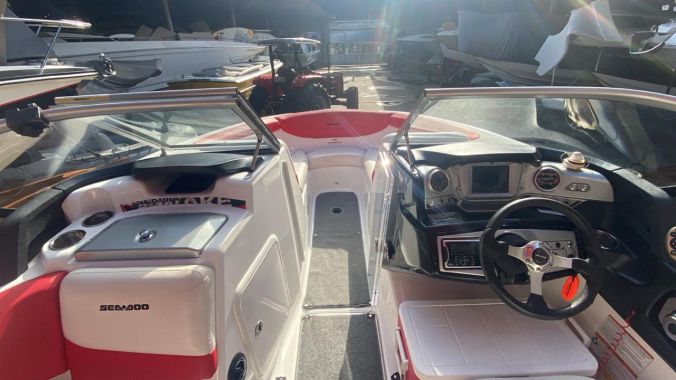 05 Jet Boat Sea Doo Wake 215 2012