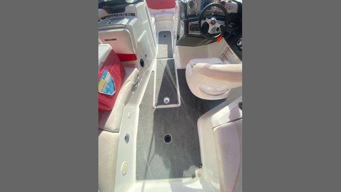 06 Jet Boat Sea Doo Wake 215 2012