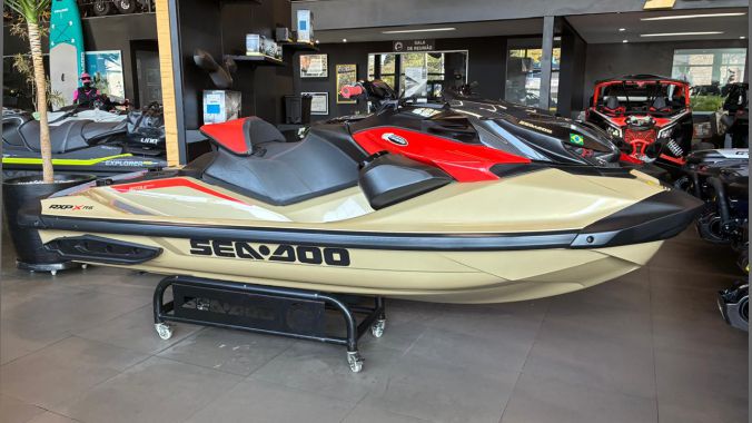 02 Sea Doo RXP X 325 RS 2025