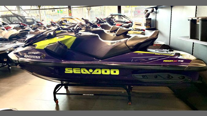 02 Sea Doo RXT X 300 RS 2021